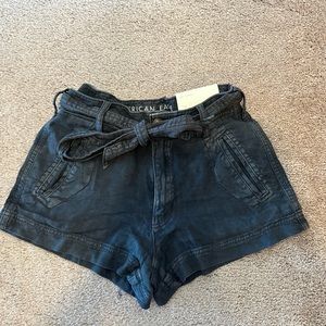 American Eagle High Rise Light Wash Shorts w/ Removable Belt